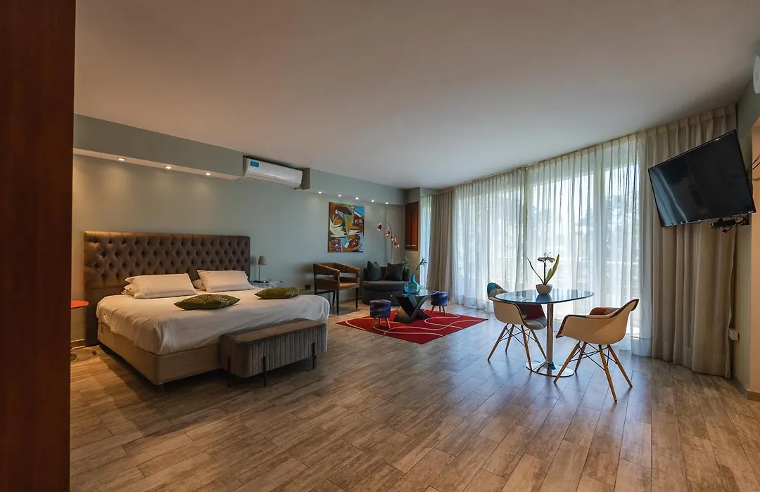 Shoshana Hotel Boutique-1